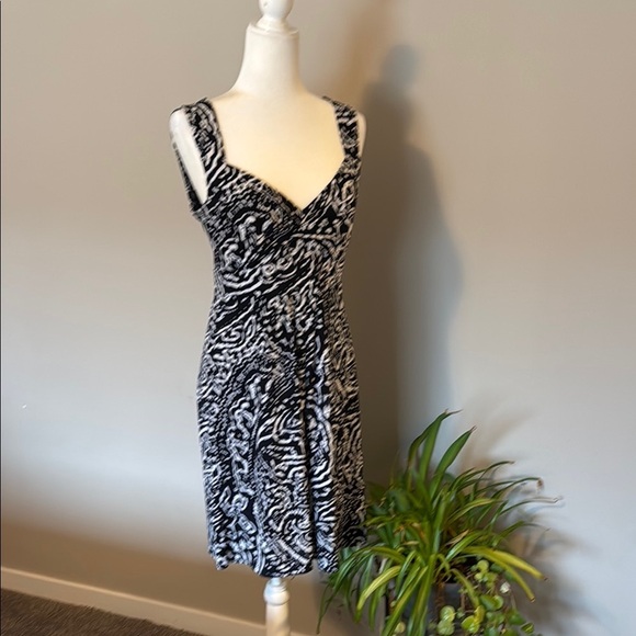 Loft Jersey Patterned Women's Dress SZ 6 navy/white Ikat sweetheart neck EUC - Picture 1 of 8